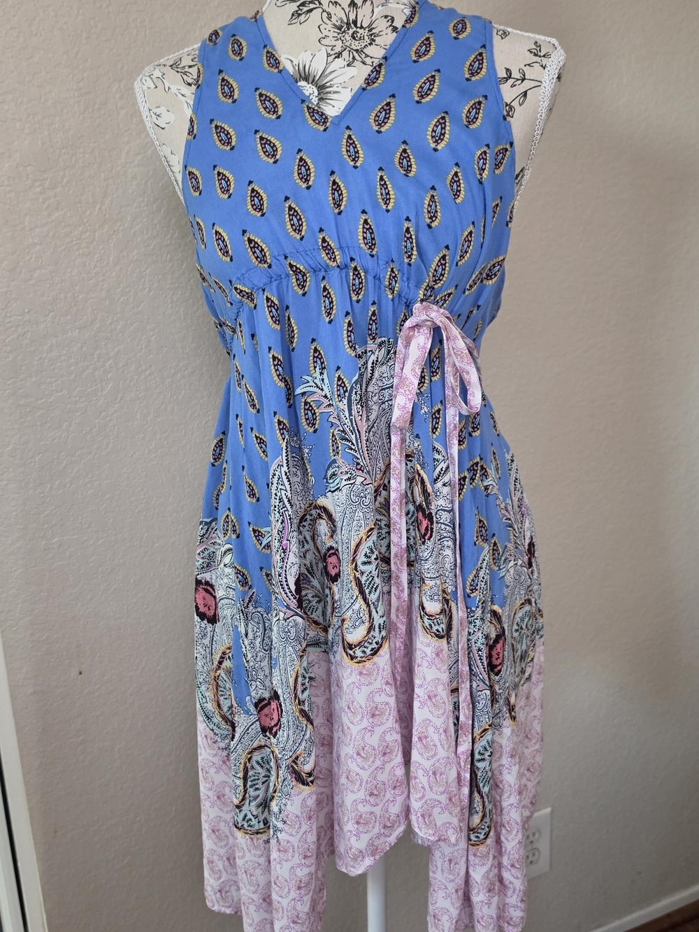 Blue & Pink Paisley V-Neck Sleeveless Dress - Picture 3 of 9